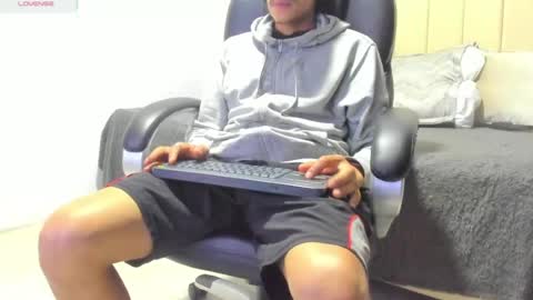 Snapshot of tommyhot7 chatting on 07/23/26, 11:35 tommyhot7 online show from 07/23/26, 11:35
