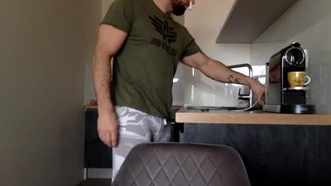 Snapshot of tommyx01 chatting on 12/18/24, 10:19 Thomas Fit online show from 12/18/24, 10:19