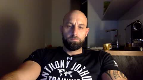 Snapshot of tommyx01 chatting on 12/18/24, 08:14 Thomas Fit online show from 12/18/24, 08:14