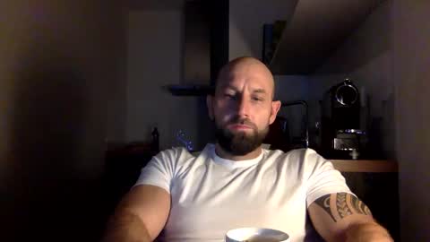 Snapshot of tommyx01 chatting on 12/19/24, 09:28 Thomas Fit online show from 12/19/24, 09:28
