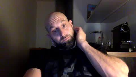 Snapshot of tommyx01 chatting on 12/24/24, 12:00 Thomas Fit online show from 12/24/24, 12:00