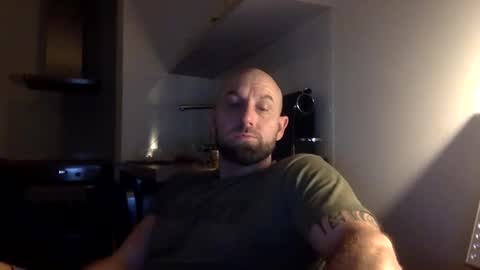 Snapshot of tommyx01 chatting on 02/02/25, 09:02 Thomas Fit online show from 02/02/25, 09:02