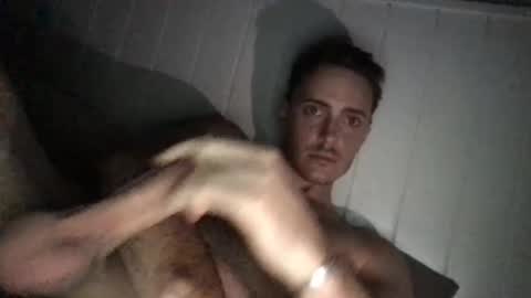 Snapshot of tommyxcam chatting on 10/28/25, 05:04 tommyxcam online show from 10/28/25, 05:04