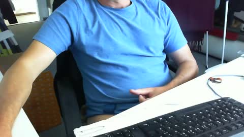 Tom online show from 09/18/25, 02:30