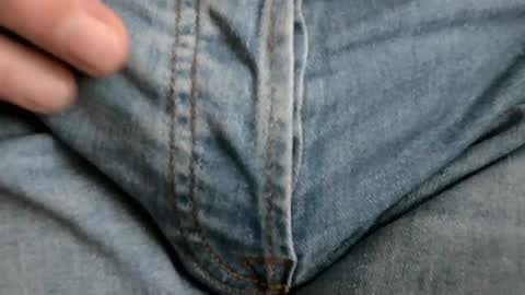 Snapshot of tomtotal chatting on 12/14/24, 09:40 Tom online show from 12/14/24, 09:40