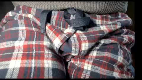 Snapshot of tomtotal chatting on 12/29/24, 01:49 Tom online show from 12/29/24, 01:49