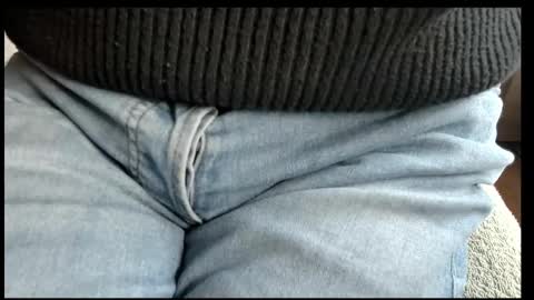 Snapshot of tomtotal chatting on 10/17/25, 02:41 Tom online show from 10/17/25, 02:41