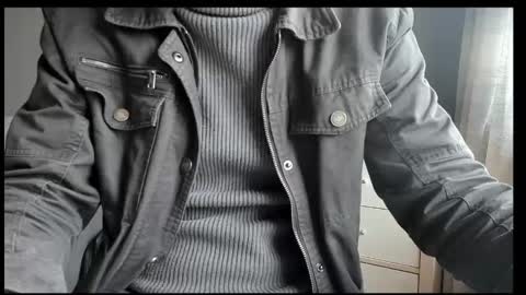 Snapshot of tomtotal chatting on 10/24/25, 11:06 Tom online show from 10/24/25, 11:06