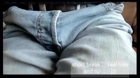 Snapshot of tomtotal chatting on 11/24/25, 07:52 Tom online show from 11/24/25, 07:52