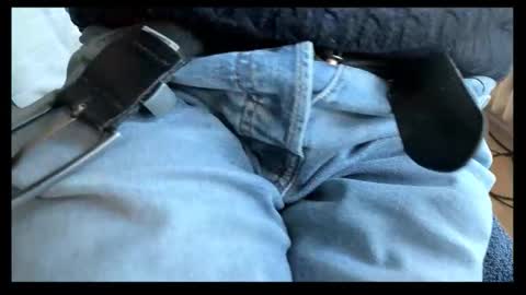 Snapshot of tomtotal chatting on 11/26/25, 09:21 Tom online show from 11/26/25, 09:21