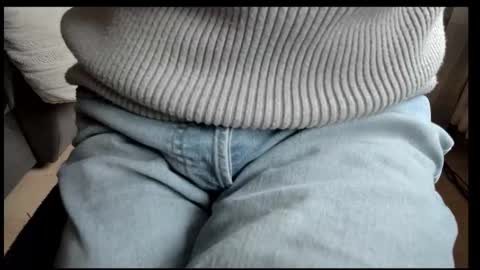 Snapshot of tomtotal chatting on 11/28/25, 12:52 Tom online show from 11/28/25, 12:52