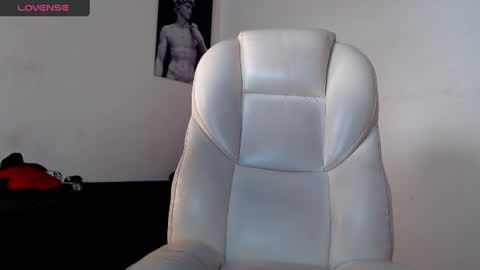 Snapshot of tonibelmont chatting on 01/12/25, 06:05 TONI BELMONT online show from 01/12/25, 06:05