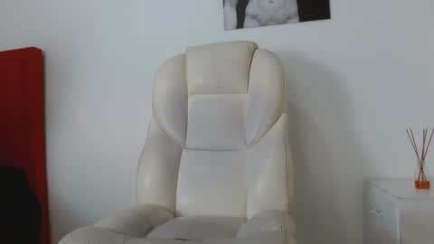 Snapshot of tonibelmont chatting on 03/10/25, 09:51 TONI BELMONT online show from 03/10/25, 09:51