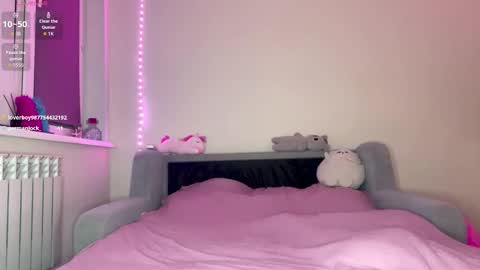 Snapshot of tonimechling chatting on 02/14/26, 01:08 Nana and Sara online show from 02/14/26, 01:08