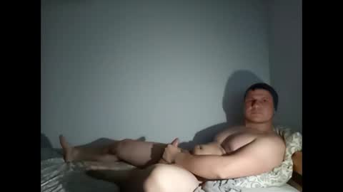 Snapshot of tonny54880 chatting on 01/13/26, 06:35 tonny54880 online show from 01/13/26, 06:35