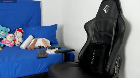 Snapshot of tonny_twink_ chatting on 04/22/26, 01:41 Tonny online show from 04/22/26, 01:41