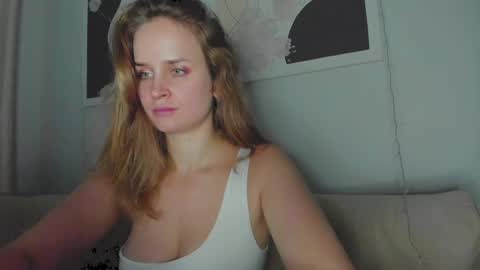 Snapshot of tony_and_alice chatting on 12/04/24, 08:29 Tony and Alice online show from 12/04/24, 08:29