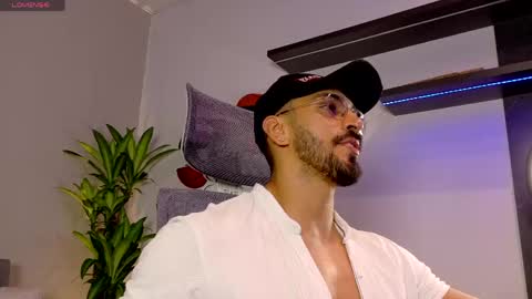 Snapshot of tony_muscle1 chatting on 05/09/26, 08:03 tony muscle1 online show from 05/09/26, 08:03