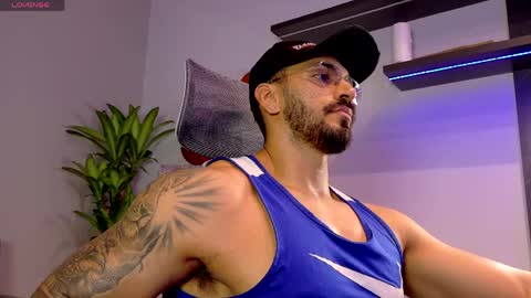 Snapshot of tony_muscle1 chatting on 05/16/26, 10:58 tony muscle1 online show from 05/16/26, 10:58