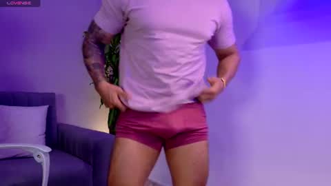 Snapshot of tony_muscle1 chatting on 07/02/26, 08:04 tony muscle1 online show from 07/02/26, 08:04