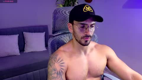 Snapshot of tony_muscle1 chatting on 07/06/26, 07:05 tony muscle1 online show from 07/06/26, 07:05