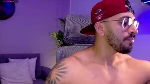 Snapshot of tony_muscle1 chatting on 07/12/26, 01:24 tony muscle1 online show from 07/12/26, 01:24