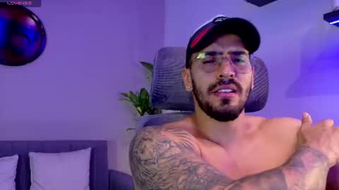 Snapshot of tony_muscle1 chatting on 07/17/26, 06:57 tony muscle1 online show from 07/17/26, 06:57