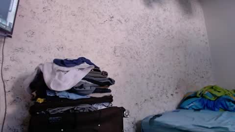 tonydesire_ online show from 04/25/26, 03:53