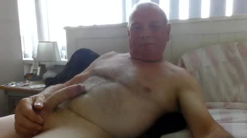 Snapshot of tonygib1962 chatting on 07/22/26, 01:25 tonygib1962 online show from 07/22/26, 01:25
