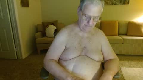 Snapshot of tonysview12000 chatting on 01/11/26, 01:21 tonysview12000 online show from 01/11/26, 01:21