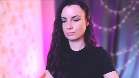 Snapshot of too_beautiful chatting on 01/12/25, 11:15 Elizabeth online show from 01/12/25, 11:15