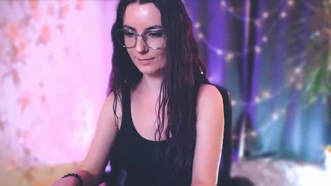 Snapshot of too_beautiful chatting on 01/13/25, 11:06 Elizabeth online show from 01/13/25, 11:06