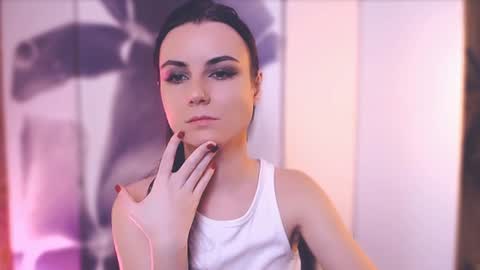 Snapshot of too_beautiful chatting on 01/25/25, 07:18 Elizabeth online show from 01/25/25, 07:18