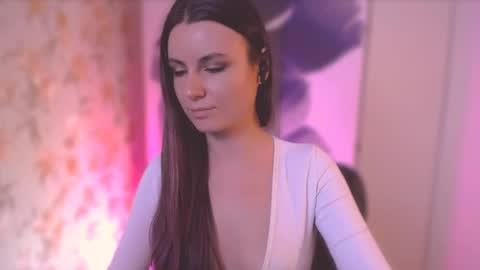 Snapshot of too_beautiful chatting on 03/04/25, 11:29 Elizabeth online show from 03/04/25, 11:29