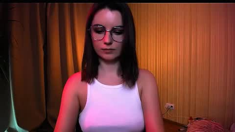 Snapshot of too_beautiful chatting on 11/26/25, 12:17 Elizabeth online show from 11/26/25, 12:17