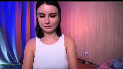 Snapshot of too_beautiful chatting on 12/18/25, 04:02 Elizabeth online show from 12/18/25, 04:02