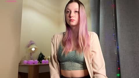 Snapshot of too_cute_blonde_girl chatting on 12/26/24, 03:06 Hey hey Im Megan Pvt open. Im very glad to see you here online show from 12/26/24, 03:06