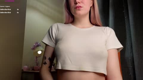 Snapshot of too_cute_blonde_girl chatting on 01/15/25, 06:12 Hey hey Im Megan Pvt open. Im very glad to see you here online show from 01/15/25, 06:12