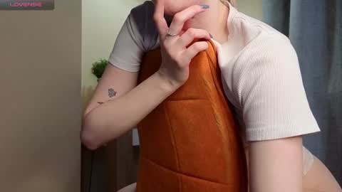 Snapshot of too_cute_blonde_girl chatting on 02/01/25, 09:11 Hey hey Im Megan Pvt open. Im very glad to see you here online show from 02/01/25, 09:11