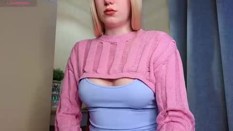 Snapshot of too_cute_blonde_girl chatting on 03/08/25, 03:06 Hey hey Im Megan Pvt open. Im very glad to see you here online show from 03/08/25, 03:06
