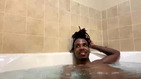 Snapshot of toochillcouple420 chatting on 11/07/25, 04:34 toochillcouple420 online show from 11/07/25, 04:34