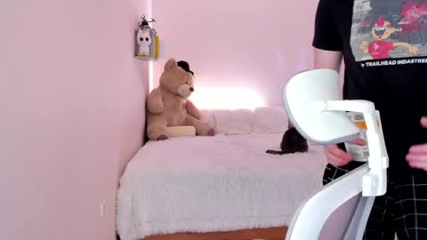 Snapshot of toohornyserj chatting on 01/23/25, 12:35 toohornyserj online show from 01/23/25, 12:35