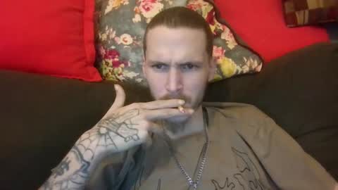 Snapshot of tootall803 chatting on 09/29/25, 04:12 TooTall803 online show from 09/29/25, 04:12