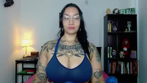 Snapshot of toothyy chatting on 06/22/26, 01:19 toothyy online show from 06/22/26, 01:19