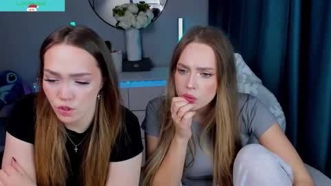 Snapshot of top_twins chatting on 12/16/25, 05:29 Yara online show from 12/16/25, 05:29