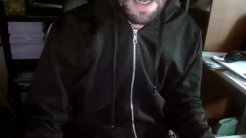 Snapshot of topg84 chatting on 10/26/25, 08:20 Topg84 online show from 10/26/25, 08:20