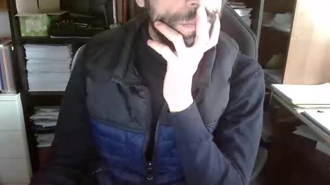 Snapshot of topg84 chatting on 11/01/25, 01:46 Topg84 online show from 11/01/25, 01:46