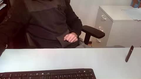 Snapshot of topg84 chatting on 11/17/25, 05:08 Topg84 online show from 11/17/25, 05:08