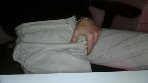 Snapshot of topg84 chatting on 12/21/25, 04:47 Topg84 online show from 12/21/25, 04:47