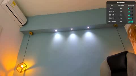 Snapshot of tory_bbc chatting on 10/14/25, 04:35 Torybigdick online show from 10/14/25, 04:35